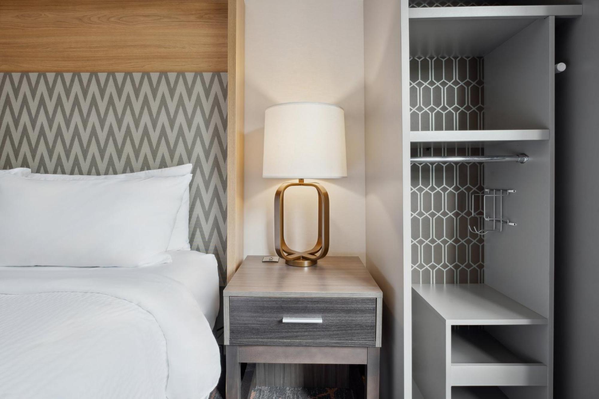 Holiday Inn Portsmouth By Ihg Exteriör bild